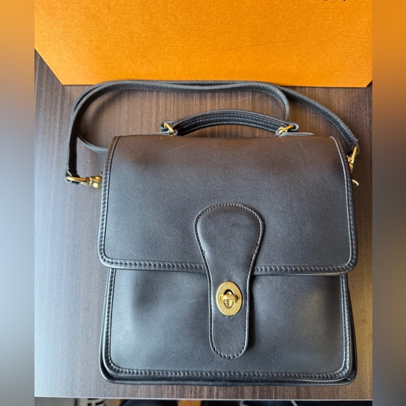 Vintage【COACH】 STATION Black Leather Willis Shoulder Crossbody Bag - Picture 2 of 12